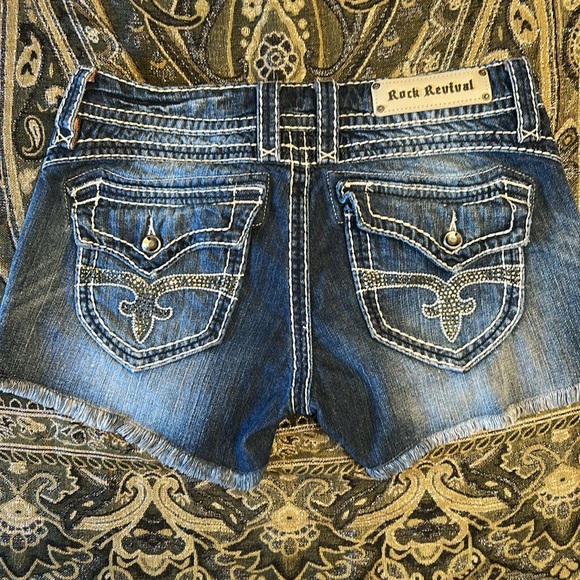 Rock Revival 30 Blue Denim Shorts with White Stitching - Picture 6 of 16